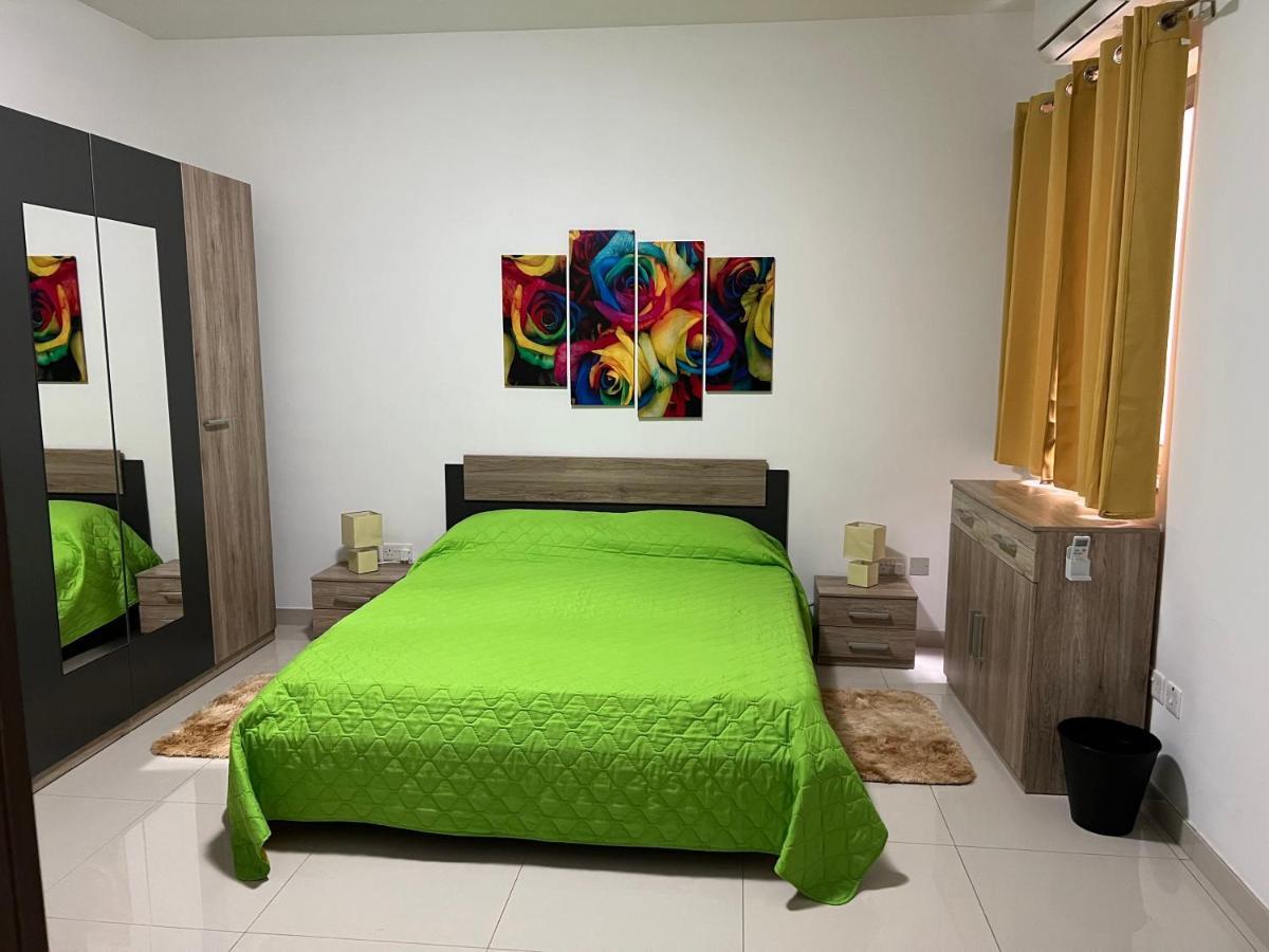 Apartament Claire's Court *