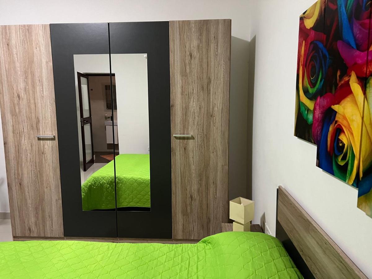 Apartament Claire's Court Marsaxlokk