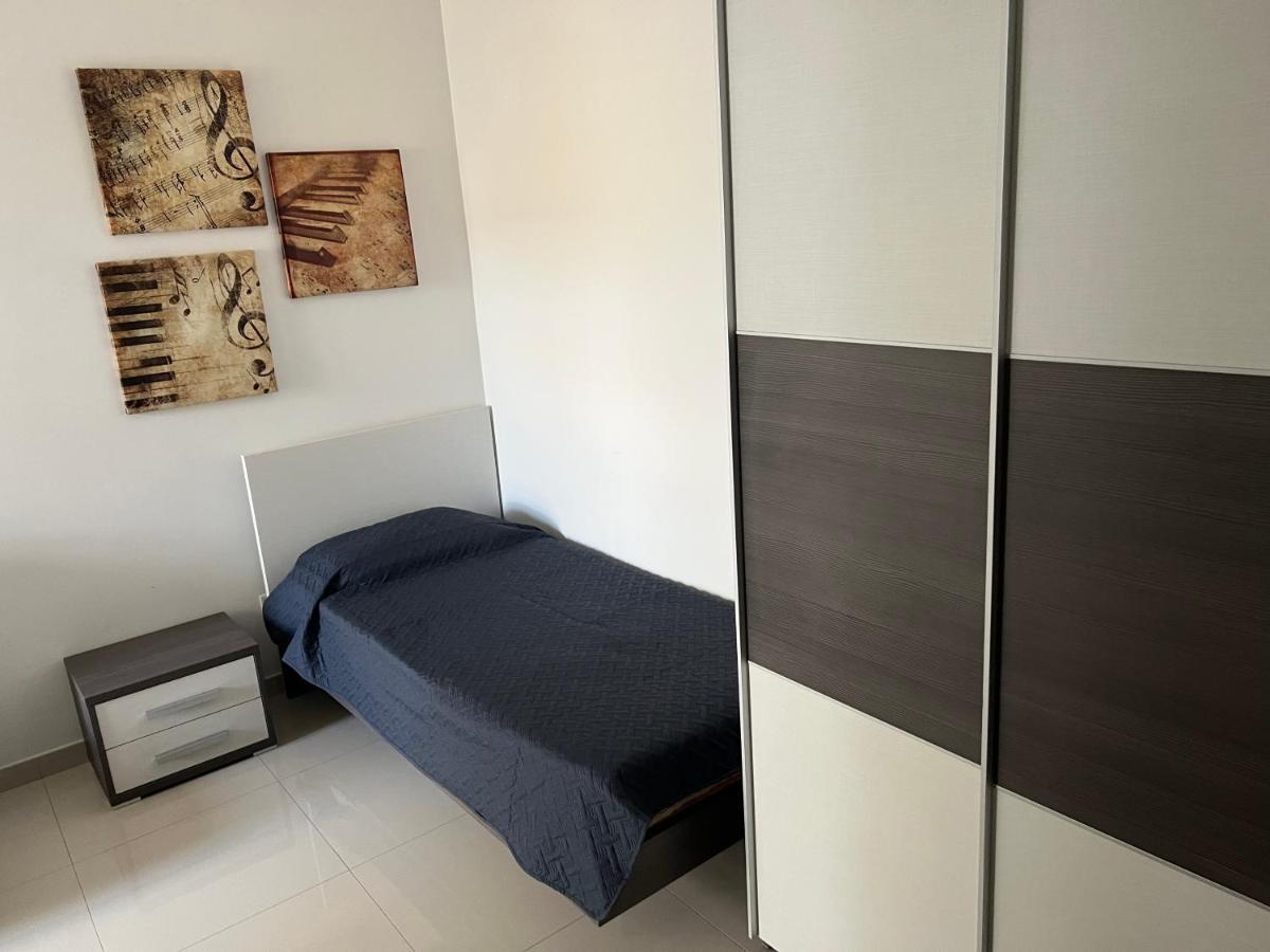 Claire's Court Apartament Marsaxlokk