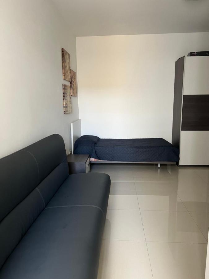 Claire's Court Apartament Marsaxlokk